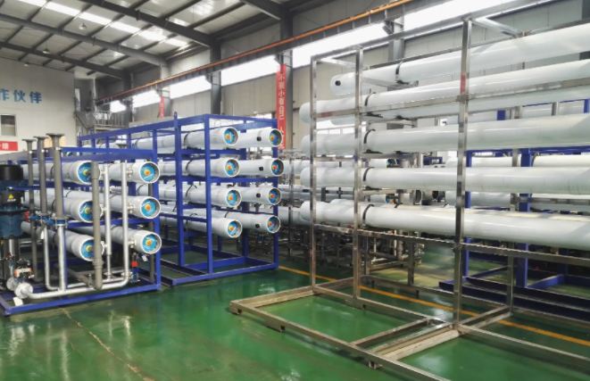 工業<a href=http://m.yhccar.cn/fstcjssb/ target=_blank class=infotextkey>反滲透凈水設備</a>展示